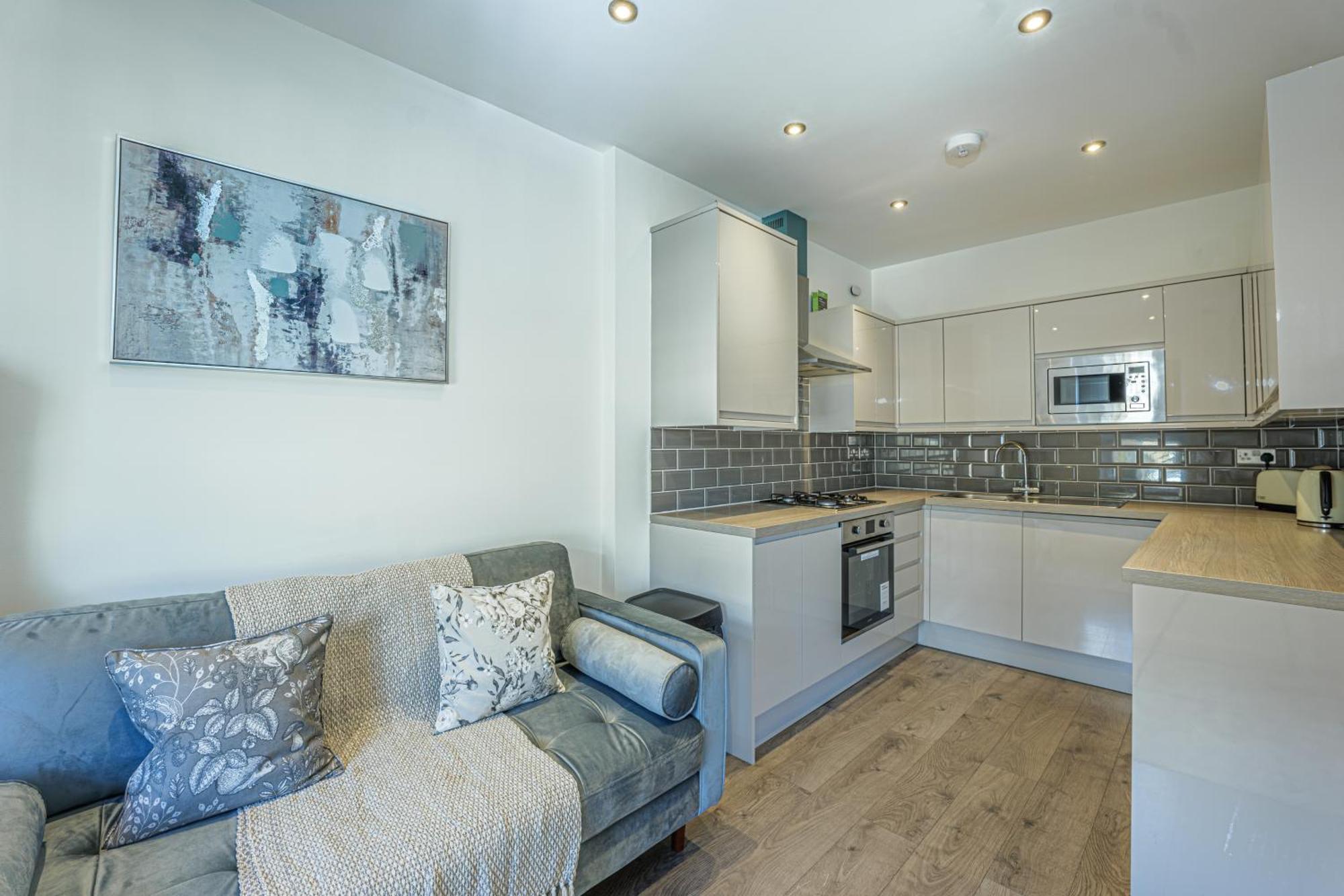 West Residence บรอมลีย์ ภายนอก รูปภาพ